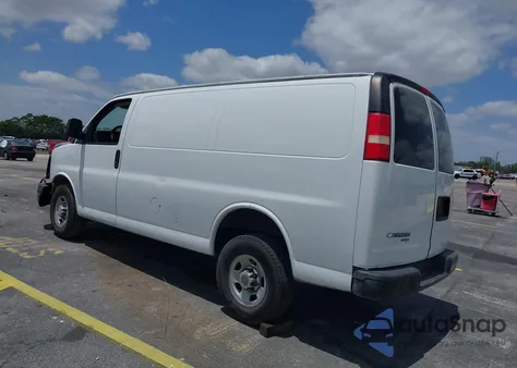 2015 Chevrolet Express 2500 Work Van z USA, uszkodzony, nr VIN 1GCWGFFF8F1220462